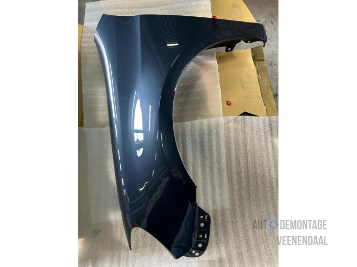Front wing, left from a Volkswagen Golf VI (5K1) 1.6 2011