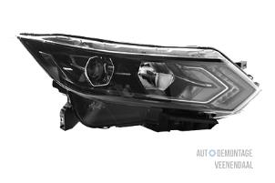 New Headlight, right Nissan Qashqai (J11) 2.0 16V Price € 278,30 Inclusive VAT offered by Autodemontage Veenendaal BV