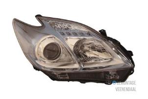 New Headlight, right Toyota Prius (ZVW3) 1.8 16V Price € 181,50 Inclusive VAT offered by Autodemontage Veenendaal BV