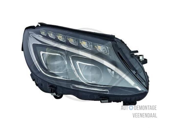 Nowe Reflektor prawy Mercedes C (W205) C-220 d 2.2 16V 4-Matic Cena € 1.470,15 Z VAT oferowane przez Autodeleninkleur