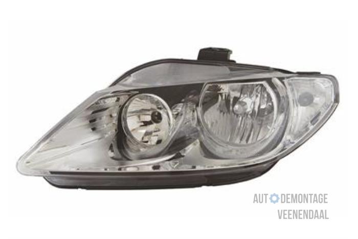Nowe Reflektor lewy Seat Exeo (3R2) Cena € 133,10 Z VAT oferowane przez Autodeleninkleur