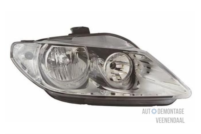 Nowe Reflektor prawy Seat Exeo (3R2) Cena € 133,10 Z VAT oferowane przez Autodeleninkleur
