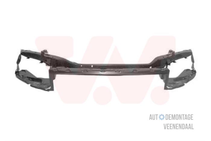 Nya Front Volvo S40 (MS) Pris € 242,00 Inklusive moms erbjuds av Autodeleninkleur