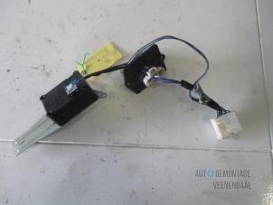 Used Module tailgate motor Peugeot 106 II 1.1 XN,XR,XT,Accent Price € 15,75 Margin scheme offered by Autodemontage Veenendaal BV