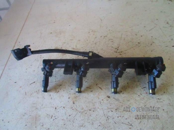 Citroen Xsara Picasso Fuel injector nozzles stock