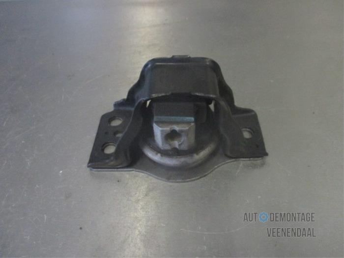 Used Engine mount Renault Megane II Grandtour (KM) 1.5 dCi 85 Price € 26,40 Margin scheme offered by Autodeleninkleur