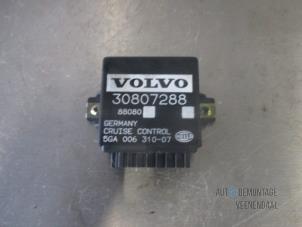 Usagé Ordinateur régulation vitesse Volvo V40 (VW) 1.9 16V T4 Prix € 25,20 Règlement à la marge proposé par Autodemontage Veenendaal BV