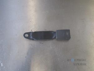 Usagé Attache ceinture avant droite Lancia Ypsilon (840) 1.2 16V Prix € 9,45 Règlement à la marge proposé par Autodemontage Veenendaal BV