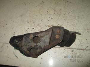 Used Gearbox mount Opel Corsa C (F08/68) 1.7 DI 16V Price € 9,45 Margin scheme offered by Autodemontage Veenendaal BV