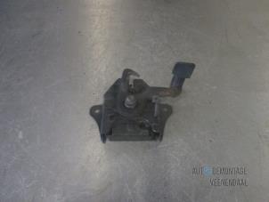 Used Bonnet lock mechanism Kia Rio (DC22/24) 1.3 Price € 15,75 Margin scheme offered by Autodemontage Veenendaal BV