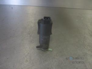 Usados Bomba de limpiaparabrisas delante Ford Focus 1 Wagon 1.6 16V Precio € 6,30 Norma de margen ofrecido por Autodemontage Veenendaal BV
