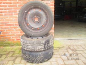 Used Tyre Renault Laguna II Grandtour (KG) 1.9 dCi 100 Price € 52,50 Margin scheme offered by Autodemontage Veenendaal BV