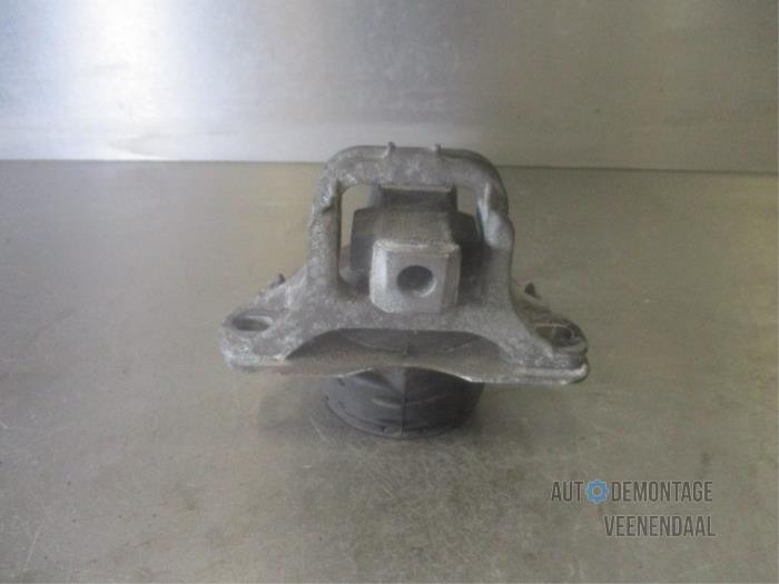 Used Engine mount Renault Laguna I Grandtour (K56) 1.6 16V Price € 9,90 Margin scheme offered by Autodeleninkleur