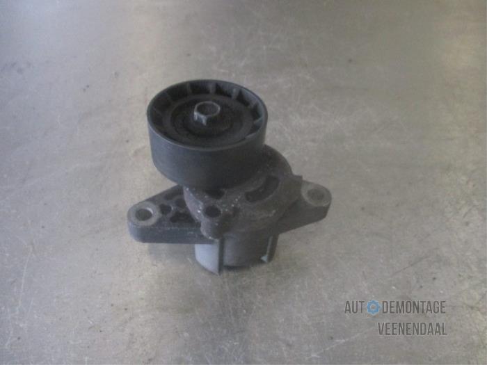 Usados Rodillo tensor correa múltiple Renault Laguna I Grandtour (K56) 1.6 16V Precio € 16,50 Norma de margen ofrecido por Autodeleninkleur