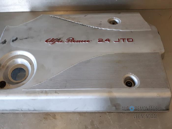 Used Engine cover Alfa Romeo 166 2.4 JTD Price € 88,00 Margin scheme offered by Autodeleninkleur