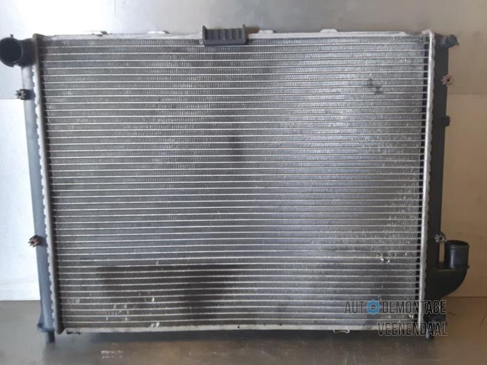 Usagé Radiateur Alfa Romeo 166 2.4 JTD Prix € 49,50 Règlement à la marge proposé par Autodeleninkleur