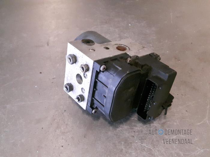 ABS pump from a Fiat Punto II (188) 1.2 16V 3-Drs. 2001