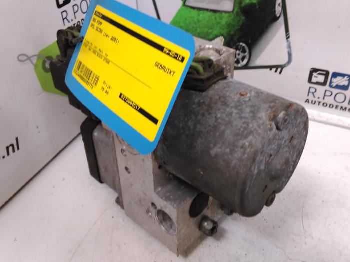 Używane Pompa ABS Opel Astra G (F08/48) 1.6 16V Cena € 60,00 Procedura marży oferowane przez Autodemontagebedrijf R. Poeste B.V.