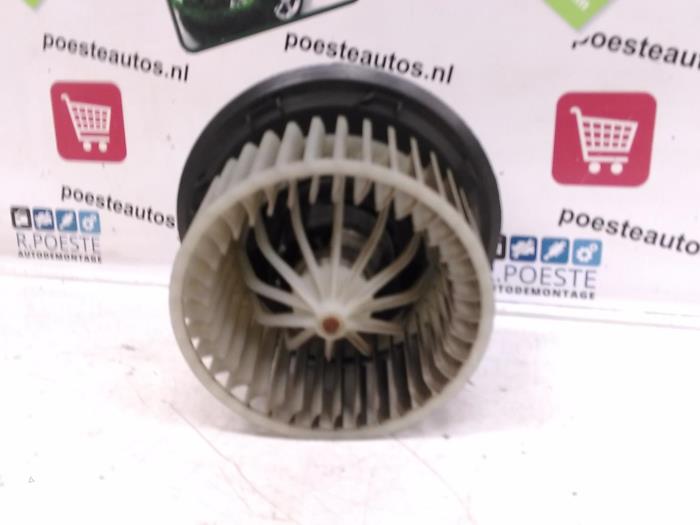 Heating and ventilation fan motor from a Fiat Brava (182B)  1996