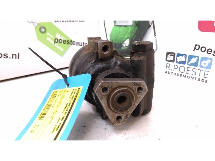Usagé Pompe de direction Renault Kangoo (KC) 1.2 Kat. Prix € 30,00 Règlement à la marge proposé par Autodemontagebedrijf R. Poeste B.V.