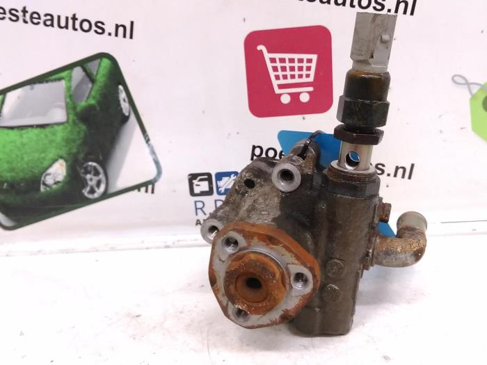 Usagé Pompe de direction Volkswagen Golf IV (1J1) 1.6 Prix € 20,00 Règlement à la marge proposé par Autodemontagebedrijf R. Poeste B.V.