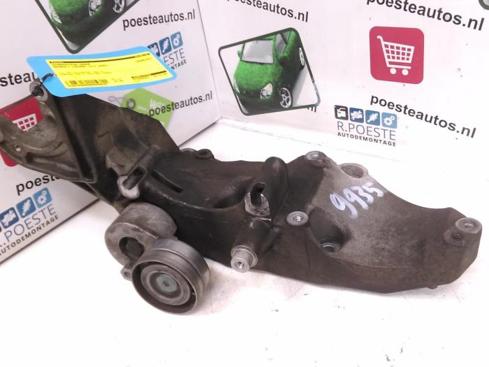 Gebrauchte Dynamostütze unten Renault Laguna II Grandtour (KG) 2.0 16V IDE Preis € 40,00 Margenregelung angeboten von Autodemontagebedrijf R. Poeste B.V.