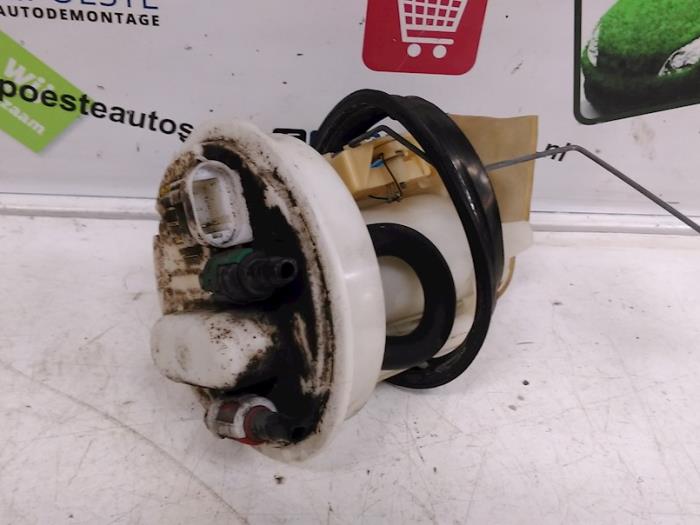 Gebrauchte Benzinpumpe Renault Twingo (C06) 1.2 Easy Phase I Preis € 20,00 Margenregelung angeboten von Autodemontagebedrijf R. Poeste B.V.