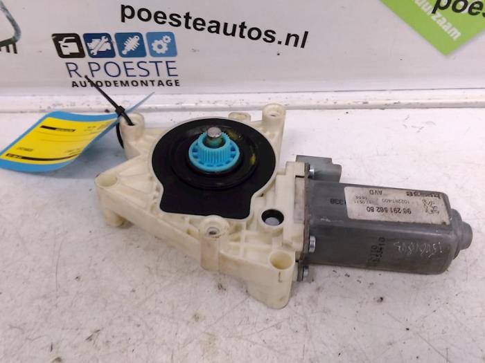 Usados Motor de ventanilla de puerta Peugeot 607 (9D/U) 2.0 16V Precio € 40,00 Norma de margen ofrecido por Autodemontagebedrijf R. Poeste B.V.
