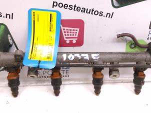 Used Fuel injector nozzle Hyundai Coupe 2.0i 16V Price € 75,00 Margin scheme offered by Autodemontagebedrijf R. Poeste B.V.