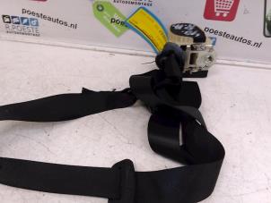 Used Rear seatbelt, right Opel Corsa C (F08/68) 1.2 16V Price € 25,00 Margin scheme offered by Autodemontagebedrijf R. Poeste B.V.