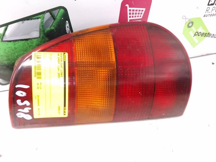 Taillight, left from a Volkswagen Caddy II (9K9A) 1.9 TDI 2001