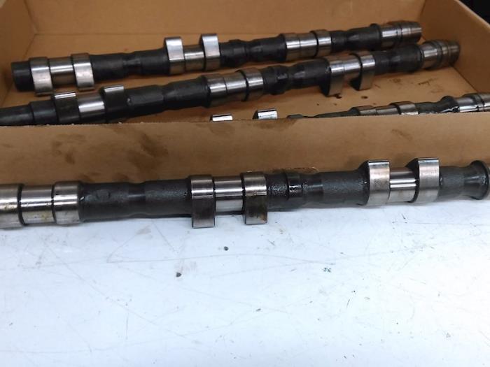 Nockenwelle Set van een Alfa Romeo 166  2001