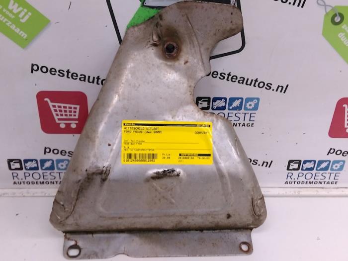 Gebrauchte Hitzeschild Auspuff Ford Focus 1 Wagon 1.6 16V Preis € 20,00 Margenregelung angeboten von Autodemontagebedrijf R. Poeste B.V.