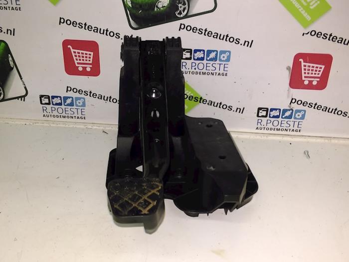Używane Pedal hamulca Seat Ibiza IV SC (6J1) 1.4 TDI Cena € 30,00 Procedura marży oferowane przez Autodemontagebedrijf R. Poeste B.V.