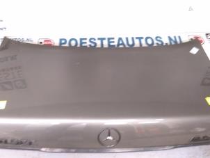 Używane Tylna klapa Mercedes SEC (C126) 3.8 SEC Cena € 160,00 Procedura marży oferowane przez Autodemontagebedrijf R. Poeste B.V.