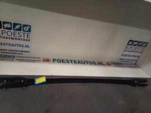 Used Roof rail kit Ford Mondeo III Wagon 1.8 16V Price € 70,00 Margin scheme offered by Autodemontagebedrijf R. Poeste
