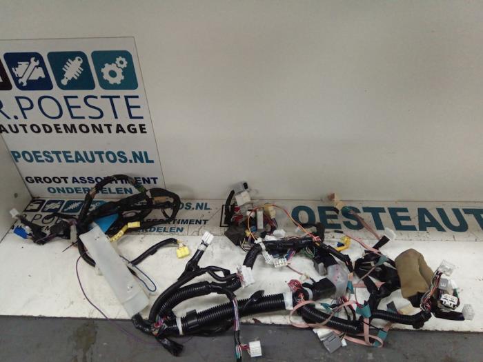 Begagnade Kablage Daihatsu Cuore (L251/271/276) 1.0 12V DVVT Pris € 100,00 Marginaltabell erbjuds av Autodemontagebedrijf R. Poeste B.V.