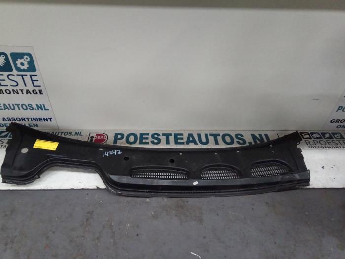 Używane Parawan Ford Focus C-Max 1.8 16V Cena € 40,00 Procedura marży oferowane przez Autodemontagebedrijf R. Poeste B.V.