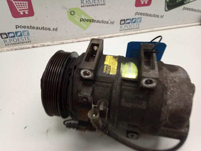 Air conditioning pump from a Volvo S80 (TR/TS) 2.9 SE 24V 1999