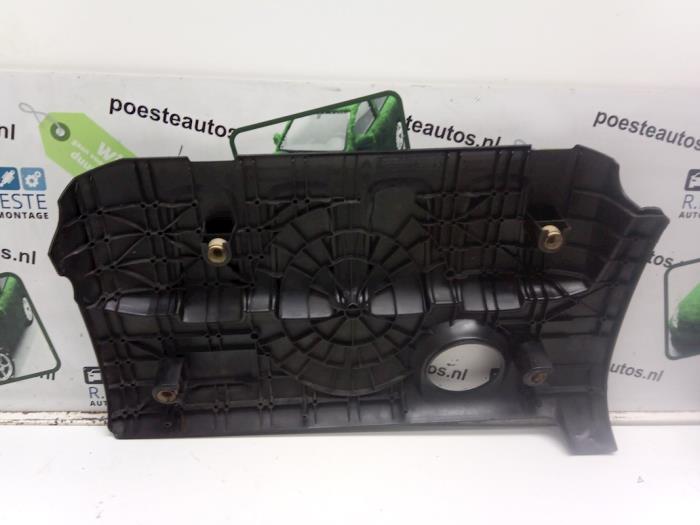Engine cover from a Peugeot 207/207+ (WA/WC/WM) 1.4 16V 2007
