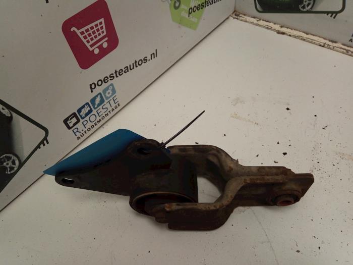 Engine mount from a Peugeot 106 II 1.1 XN,XR,XT,Accent 1996