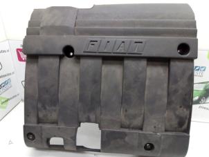 Used Engine cover Fiat Stilo (192A/B) 1.6 16V 3-Drs. Price € 35,00 Margin scheme offered by Autodemontagebedrijf R. Poeste B.V.