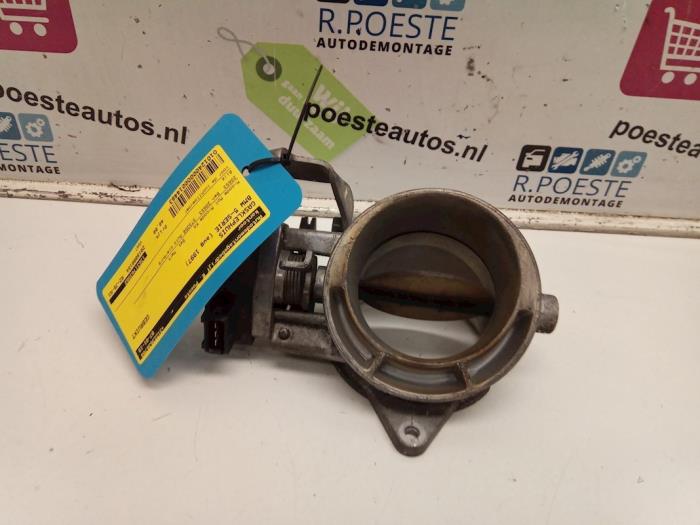 Usagé Boitier papillon BMW 5 serie (E39) 520i 24V Prix € 30,00 Règlement à la marge proposé par Autodemontagebedrijf R. Poeste B.V.
