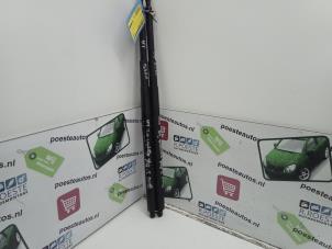 Used Set of tailgate gas struts BMW 3 serie Compact (E46/5) 316ti 16V Price € 30,00 Margin scheme offered by Autodemontagebedrijf R. Poeste B.V.
