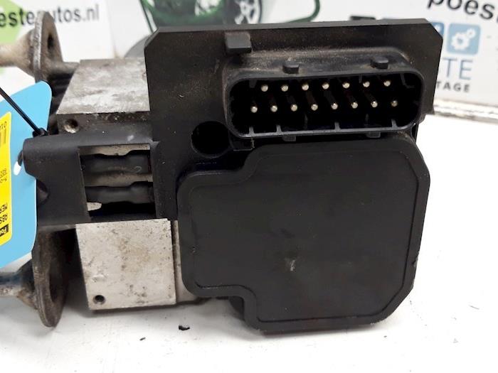 Usagé Ordinateur ABS Mercedes S-Klasse Prix € 125,00 Règlement à la marge proposé par Autodemontagebedrijf R. Poeste B.V.