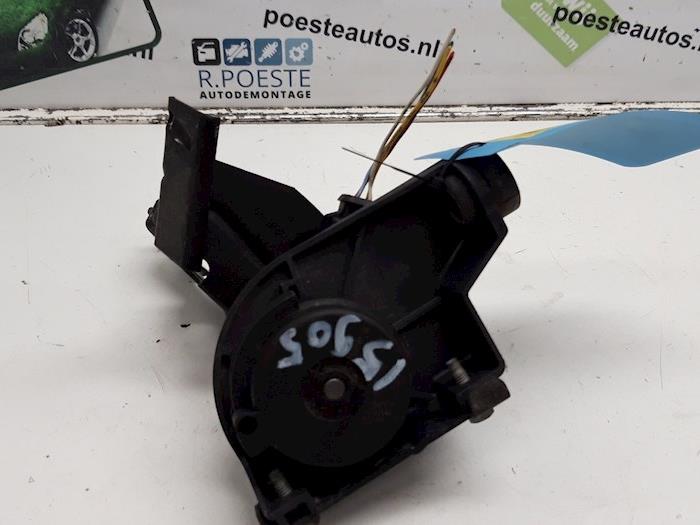 Begagnade Gaspedalsensor Peugeot 206 (2A/C/H/J/S) 1.6 16V Pris € 40,00 Marginaltabell erbjuds av Autodemontagebedrijf R. Poeste B.V.