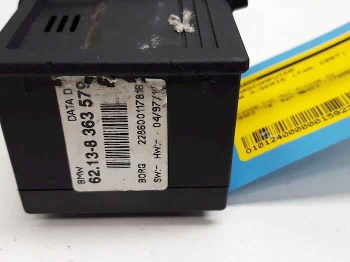 Usagé Ordinateur de bord BMW 3 serie (E36/2C) 318i Prix € 35,00 Règlement à la marge proposé par Autodemontagebedrijf R. Poeste B.V.