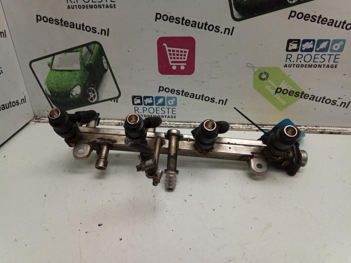 Usagé Système d'injection BMW 3 serie (E36/2C) 318i Prix € 40,00 Règlement à la marge proposé par Autodemontagebedrijf R. Poeste B.V.