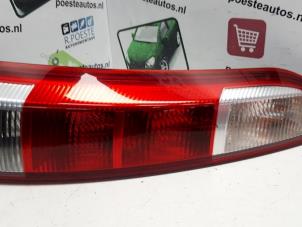 Używane Tylne swiatlo pozycyjne lewe Opel Meriva 1.6 16V Cena € 20,00 Procedura marży oferowane przez Autodemontagebedrijf R. Poeste B.V.