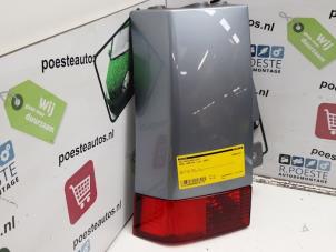 Używane Tylne swiatlo przeciwmgielne Opel Meriva 1.6 16V Cena € 20,00 Procedura marży oferowane przez Autodemontagebedrijf R. Poeste B.V.